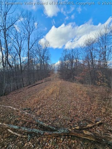 25 Veranda Lane, Elkview, WV 25071