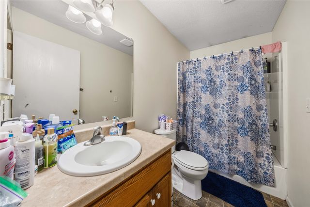 707 & 715 E Mckinley Avenue, Des Moines, IA 50315
