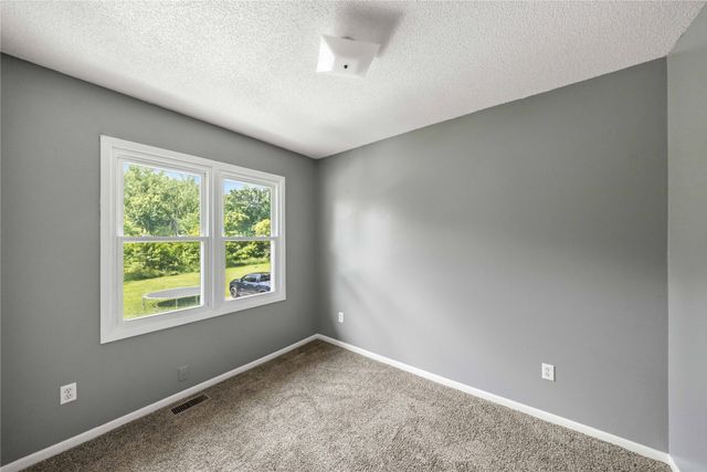 707 & 715 E Mckinley Avenue, Des Moines, IA 50315