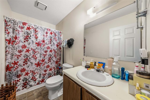 707 & 715 E Mckinley Avenue, Des Moines, IA 50315