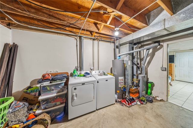 707 & 715 E Mckinley Avenue, Des Moines, IA 50315