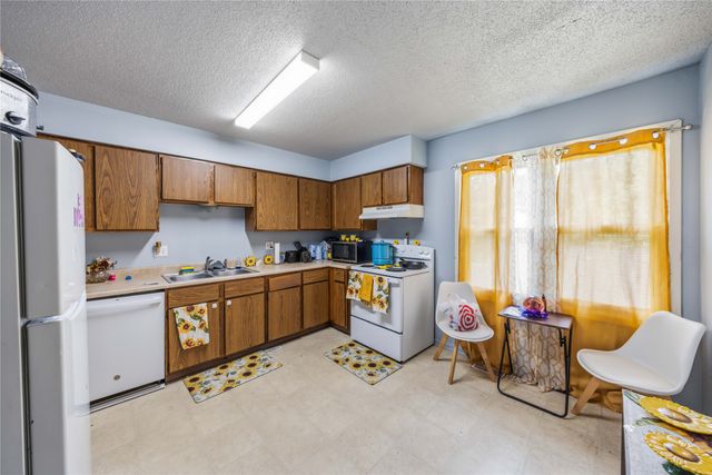 707 & 715 E Mckinley Avenue, Des Moines, IA 50315