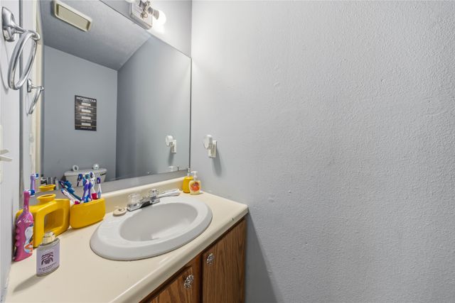 707 & 715 E Mckinley Avenue, Des Moines, IA 50315
