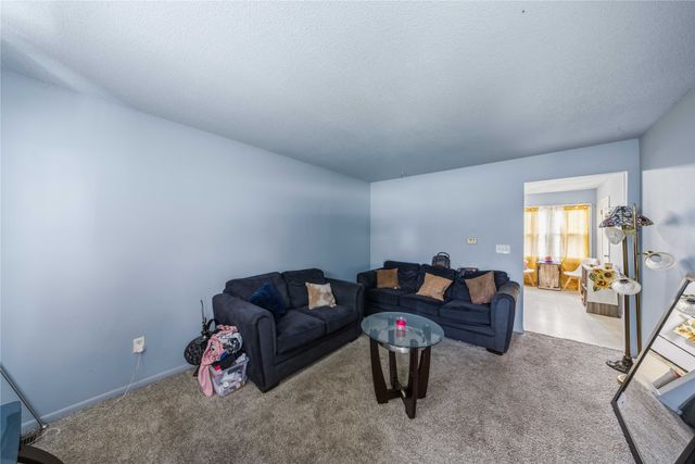 707 & 715 E Mckinley Avenue, Des Moines, IA 50315