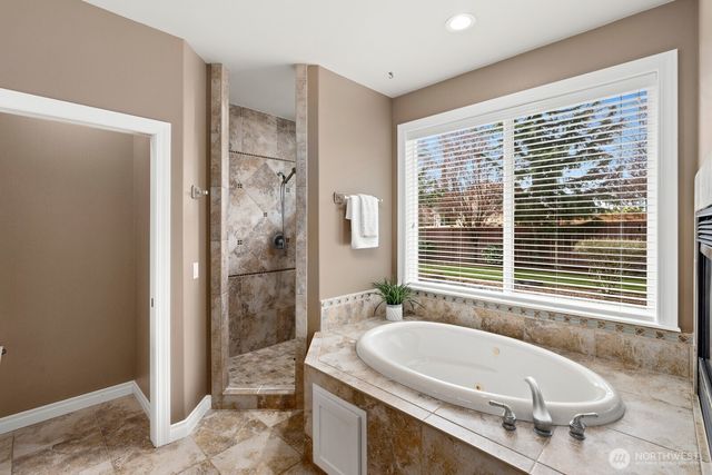 3010 219th Avenue E, Lake Tapps, WA 98391