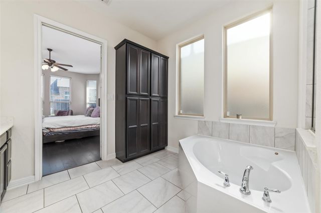9410 Isabel Bay Lane, Cypress, TX 77433