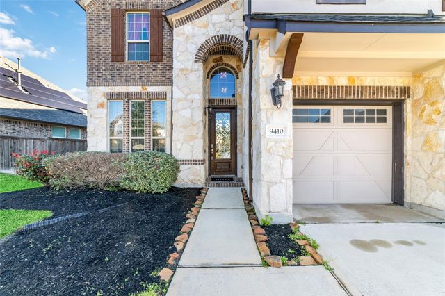 9410 Isabel Bay Lane, Cypress, TX 77433