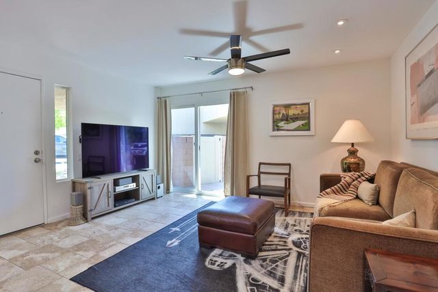 1421 Sunflower Circle N, Palm Springs, CA 92262