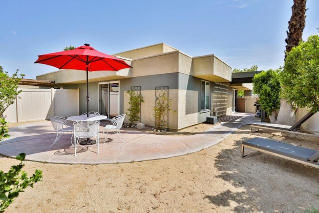 1421 Sunflower Circle N, Palm Springs, CA 92262