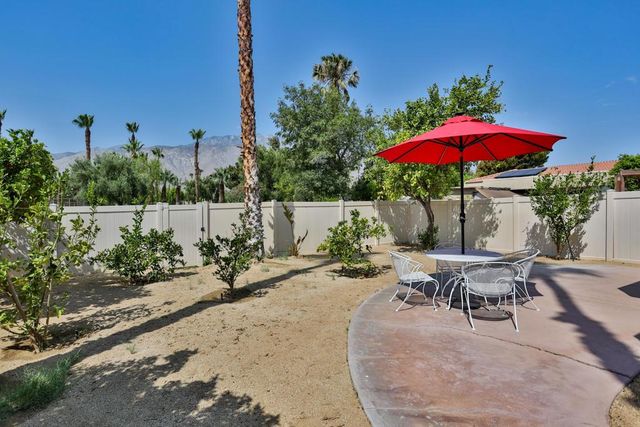 1421 Sunflower Circle N, Palm Springs, CA 92262