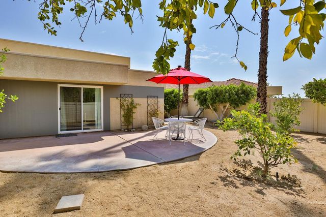 1421 Sunflower Circle N, Palm Springs, CA 92262