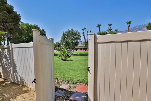 1421 Sunflower Circle N, Palm Springs, CA 92262