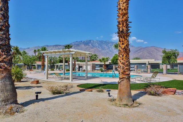 1421 Sunflower Circle N, Palm Springs, CA 92262