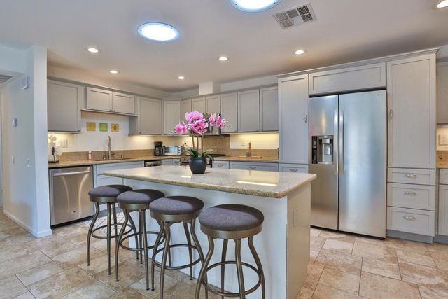 1421 Sunflower Circle N, Palm Springs, CA 92262