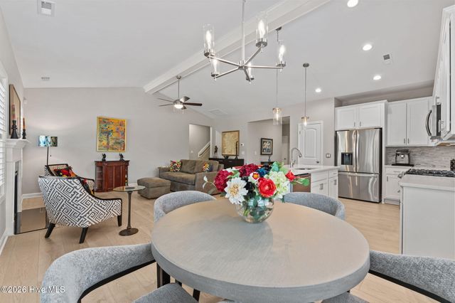 207 Rough Ridge Trail 13, Aberdeen, NC 28315