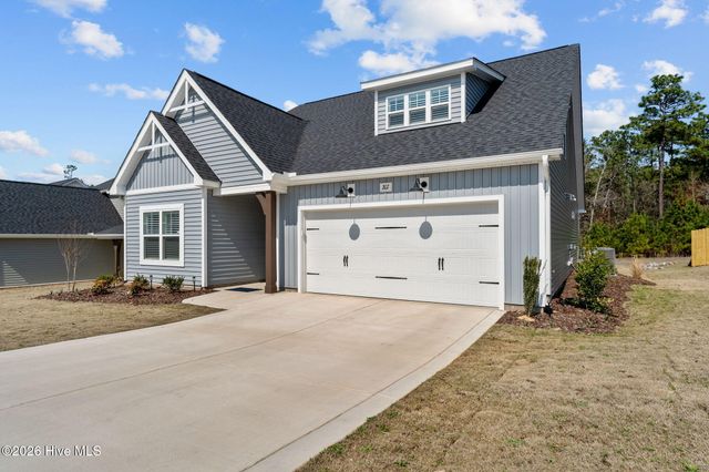 207 Rough Ridge Trail 13, Aberdeen, NC 28315