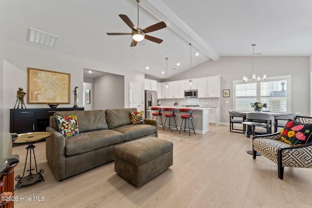 207 Rough Ridge Trail 13, Aberdeen, NC 28315