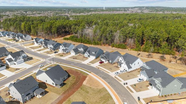 207 Rough Ridge Trail 13, Aberdeen, NC 28315