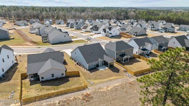 207 Rough Ridge Trail 13, Aberdeen, NC 28315