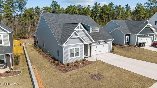 207 Rough Ridge Trail 13, Aberdeen, NC 28315