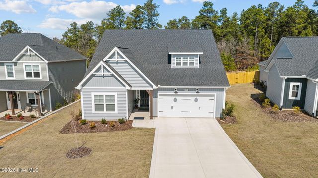 207 Rough Ridge Trail 13, Aberdeen, NC 28315