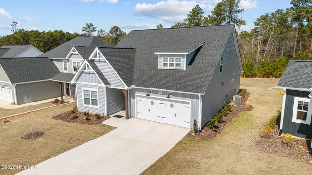 207 Rough Ridge Trail 13, Aberdeen, NC 28315