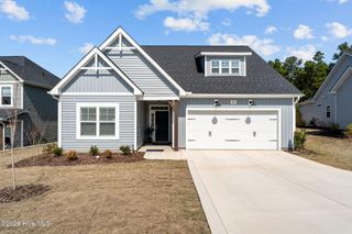 207 Rough Ridge Trail 13, Aberdeen, NC 28315