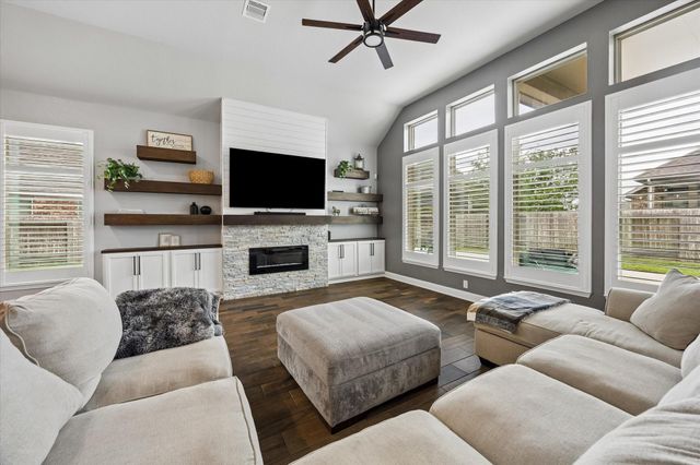 19102 Shoreside Terrace, Manvel, TX 77578