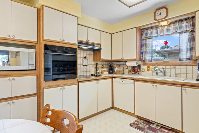 2821 S 18th STREET, Sheboygan, WI 53081