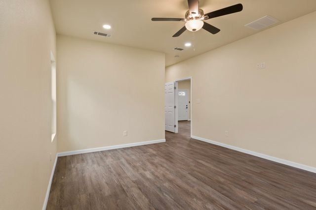 516 Elm Street, Pittsburg, TX 75686
