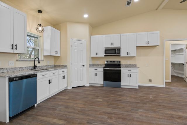 516 Elm Street, Pittsburg, TX 75686
