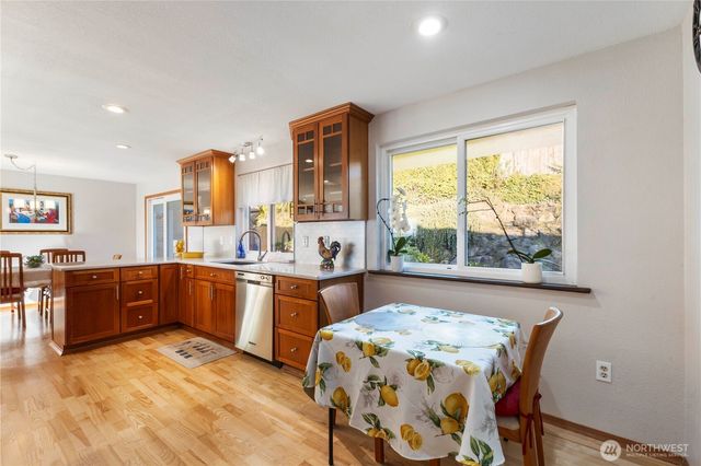 5737 Overlook Avenue NE, Tacoma, WA 98422