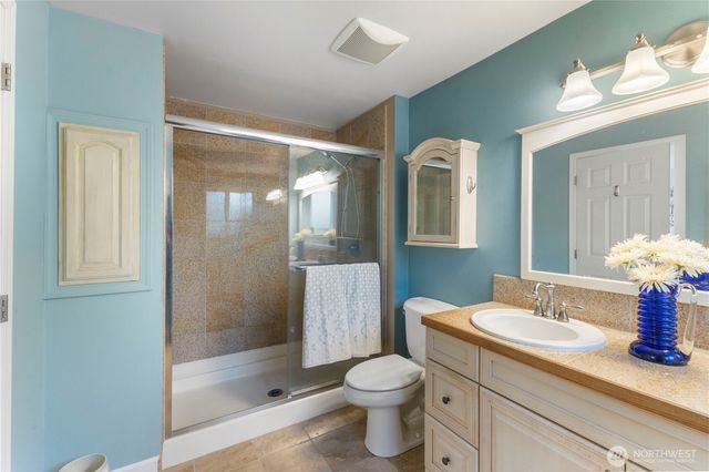 5737 Overlook Avenue NE, Tacoma, WA 98422