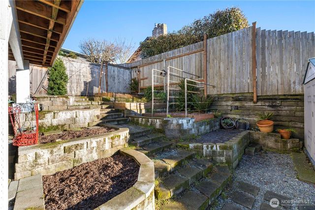 5737 Overlook Avenue NE, Tacoma, WA 98422