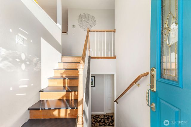 5737 Overlook Avenue NE, Tacoma, WA 98422