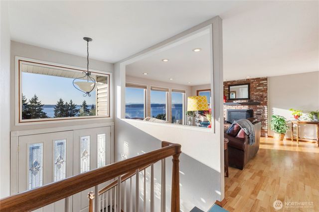 5737 Overlook Avenue NE, Tacoma, WA 98422