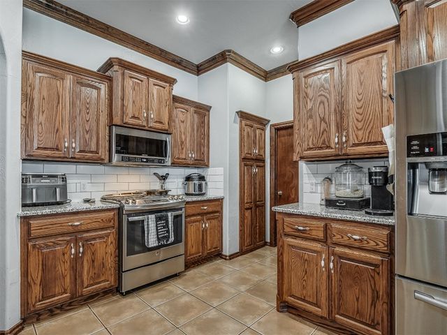 1004 Majestic Avenue, Yukon, OK 73099