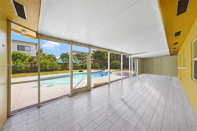 912 NE 9th Court, Pompano Beach, FL 33060