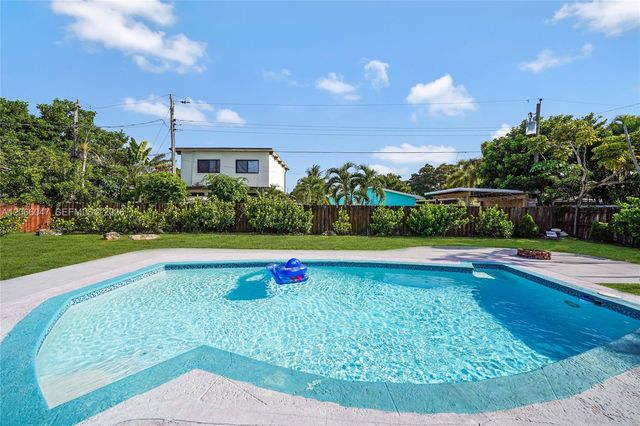912 NE 9th Court, Pompano Beach, FL 33060