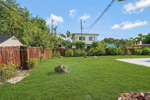 912 NE 9th Court, Pompano Beach, FL 33060