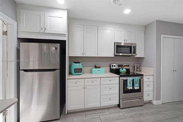 912 NE 9th Court, Pompano Beach, FL 33060