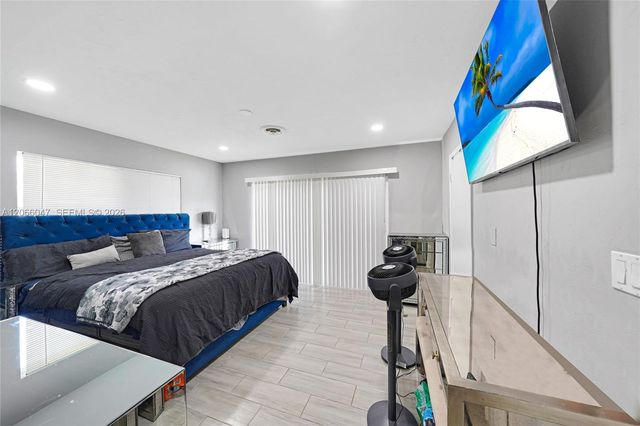 912 NE 9th Court, Pompano Beach, FL 33060