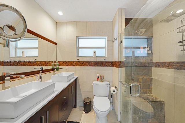 912 NE 9th Court, Pompano Beach, FL 33060