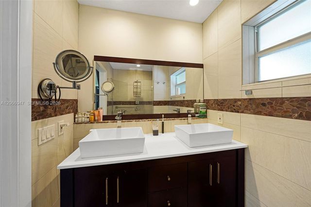 912 NE 9th Court, Pompano Beach, FL 33060
