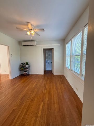 6713 Broadway, San Antonio, TX 78209