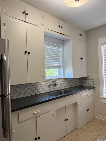 6713 Broadway, San Antonio, TX 78209