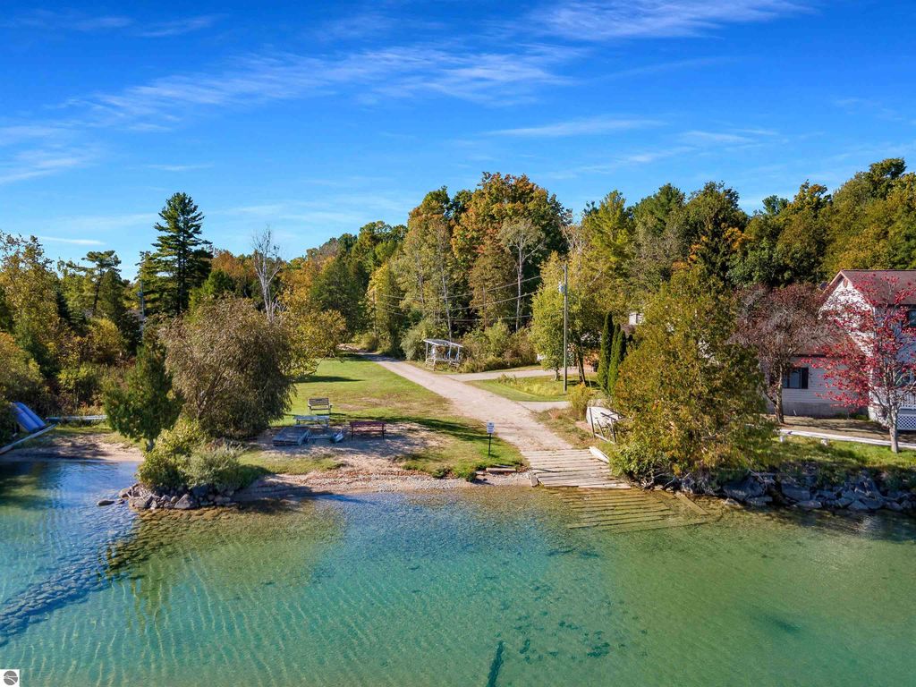 7646 Timberline Road, Williamsburg, MI 49690