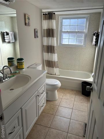 6805 Trois Court, Florissant, MO 63033