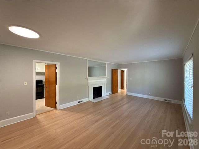 932 Hickory Nut Street, Charlotte, NC 28205