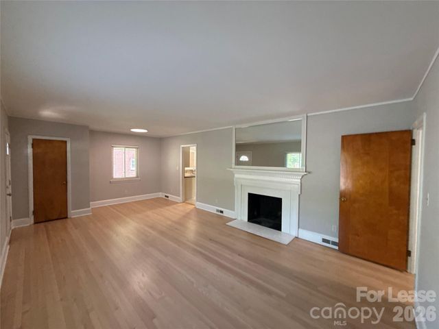 932 Hickory Nut Street, Charlotte, NC 28205